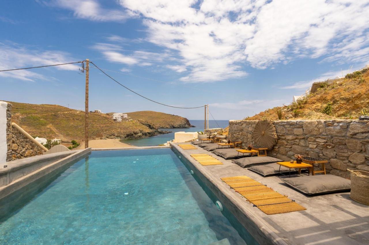 Sea Rock & Sky Private Residence Merchia Beach Екстер'єр фото