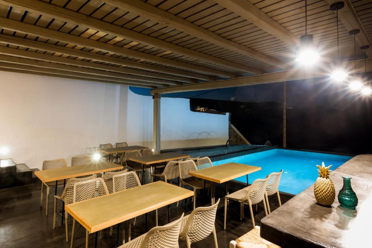 Sea Rock & Sky Private Residence Merchia Beach Екстер'єр фото